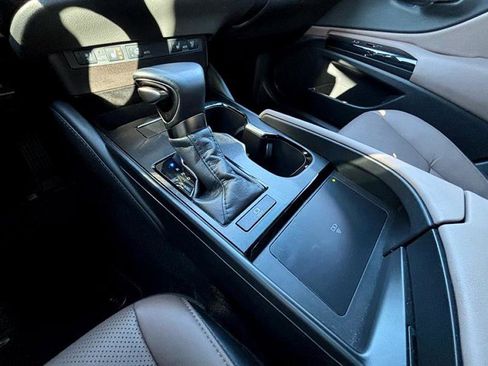 Used 2024 Lexus ES 350 Premium image 22