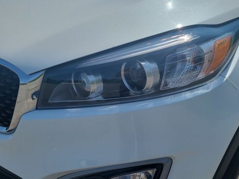 Used 2018 Kia Sorento EX AWD/4WD image 9