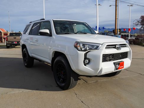 Certified 2024 Toyota 4Runner SR5 image 2