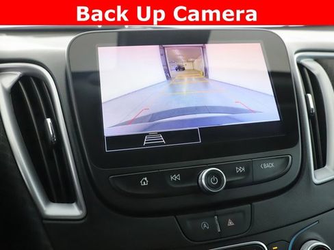 Used 2025 Chevrolet Malibu LT image 5