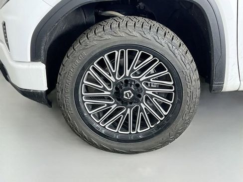 Used 2024 GMC Sierra 1500 Elevation w/ X31 Off-Road Package image 27