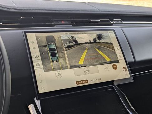 Used 2025 Land Rover Range Rover Sport image 15