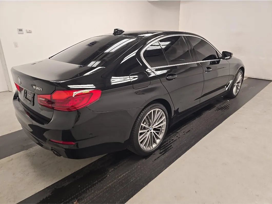 Used 2020 BMW 530i w/ Convenience Package RWD image 4