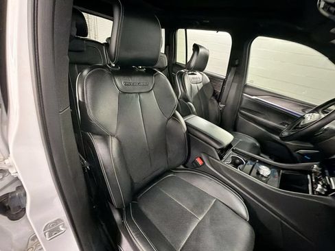 Used 2023 Jeep Grand Cherokee Overland w/ Adv Protech Group III RWD image 29