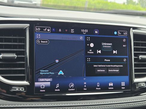 Used 2024 Chrysler Pacifica Limited w/ S Appearance Package FWD image 29