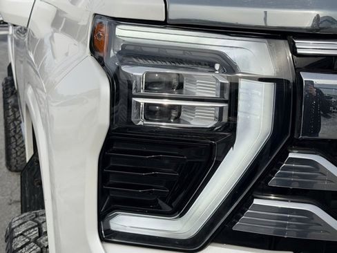 Used 2024 Chevrolet Silverado 3500 High Country w/ Technology Package image 19
