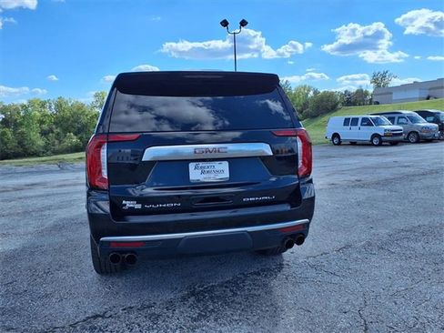 Used 2021 GMC Yukon Denali w/ Denali Premium Package image 18