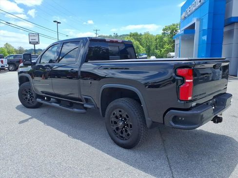 Used 2024 Chevrolet Silverado 2500 LTZ w/ LTZ Plus Package AWD/4WD image 6