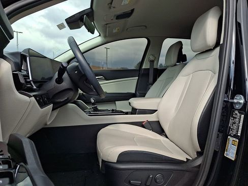 Used 2023 Kia Sportage EX FWD image 13