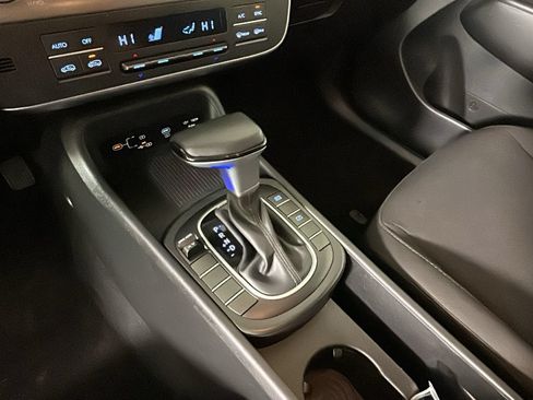 Used 2024 Hyundai Kona SEL FWD image 24