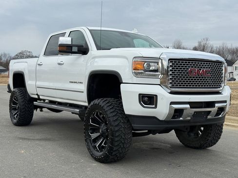 Used 2016 GMC Sierra 2500 Denali w/ Duramax Plus Package image 2