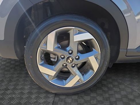 Used 2022 Hyundai Venue SEL image 33