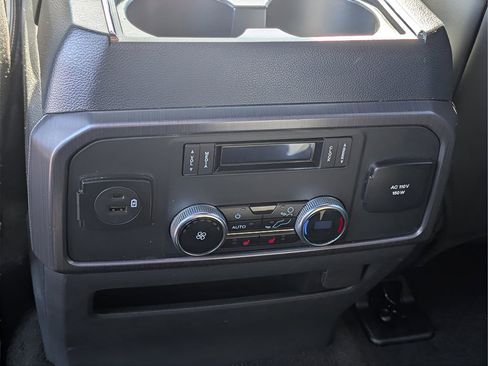 Used 2023 Ford Expedition Platinum image 17