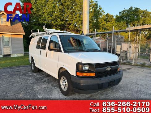 Used 2017 Chevrolet Express 2500 RWD image 1