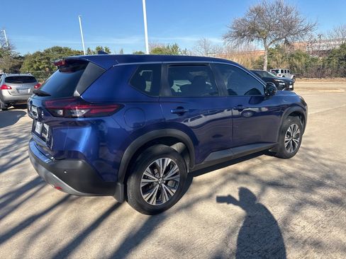 Certified 2022 Nissan Rogue SV image 4