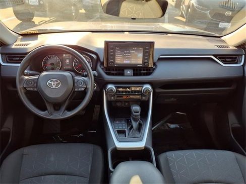 Used 2022 Toyota RAV4 XLE image 10