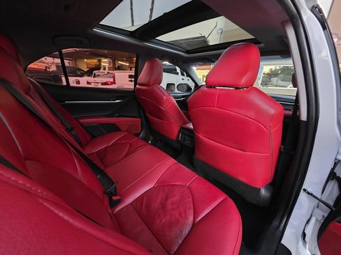 Used 2018 Toyota Camry XSE image 14