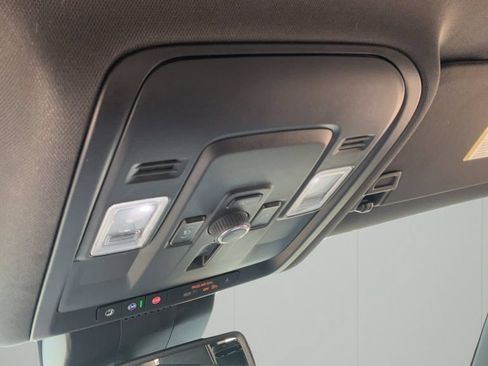 Used 2025 Chevrolet Suburban Premier AWD/4WD image 25