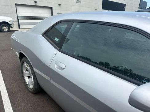 Used 2012 Dodge Challenger SXT RWD image 4