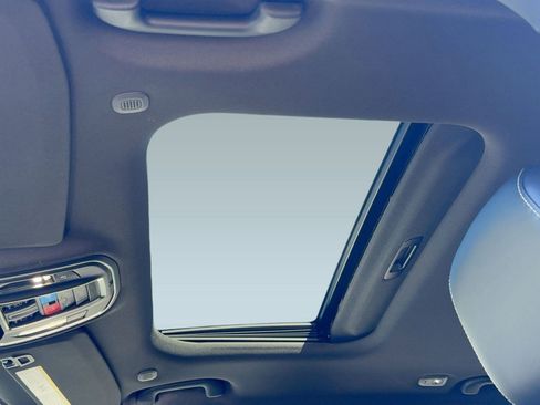 New 2025 Jeep Grand Cherokee Laredo image 15