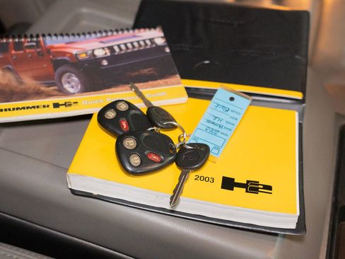 Used 2003 HUMMER H2 w/ Preferred Equipment Group image 62