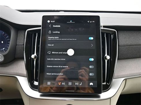 New 2026 Volvo XC90 B6 Ultra image 18