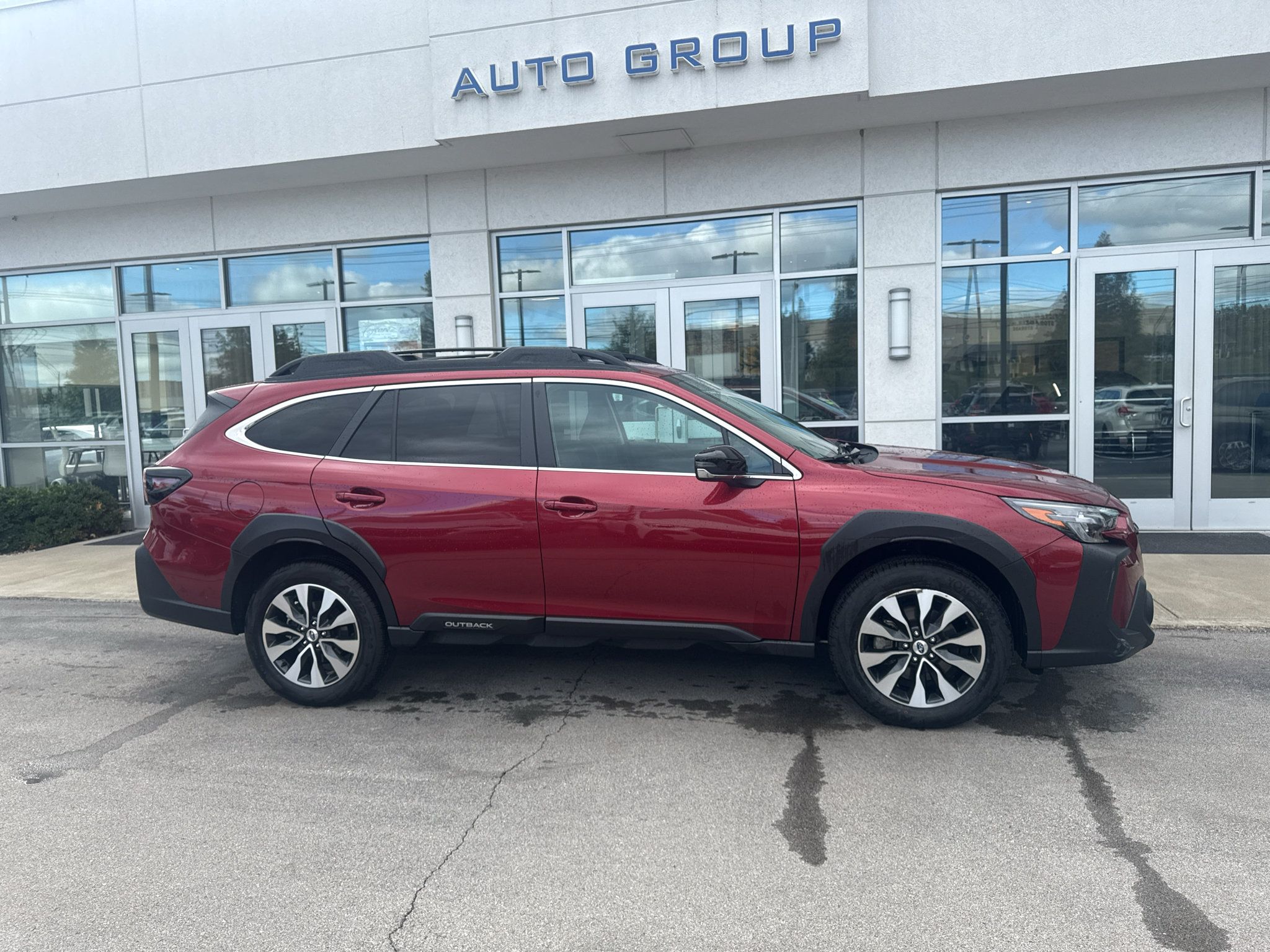 Used 2024 Subaru Outback Limited AWD/4WD image 2