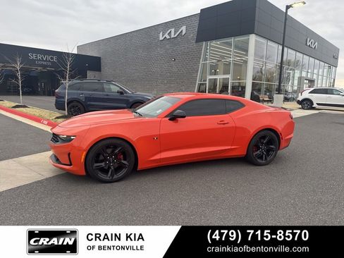 Used 2020 Chevrolet Camaro LT image 13