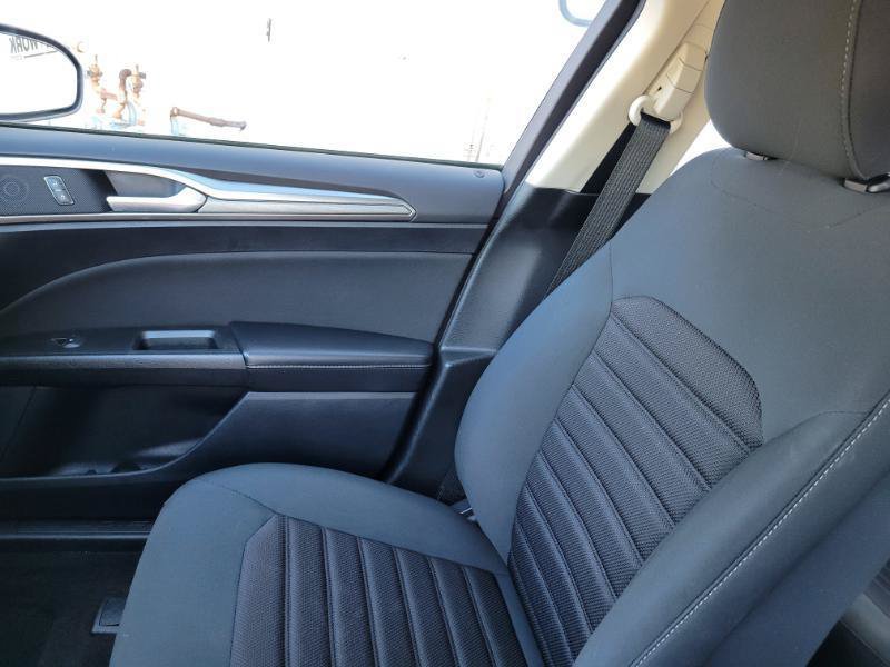 Used 2019 Ford Fusion SE FWD image 23