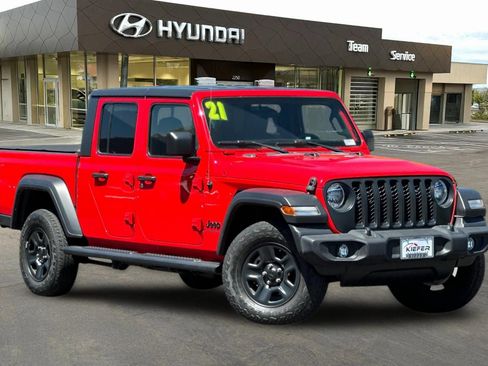 Used 2021 Jeep Gladiator Sport w/ Trailer Tow Package AWD/4WD image 2