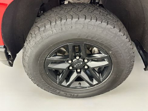 Used 2020 Chevrolet Silverado 1500 Custom Trail Boss w/ Custom Convenience Package AWD/4WD image 11