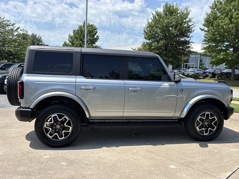 Used 2023 Ford Bronco Outer Banks AWD/4WD image 2