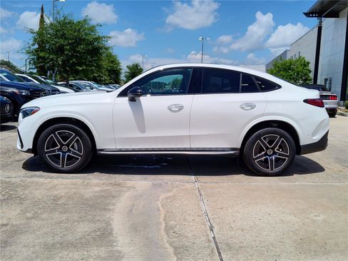 Used 2024 Mercedes-Benz GLC 300 4MATIC image 3