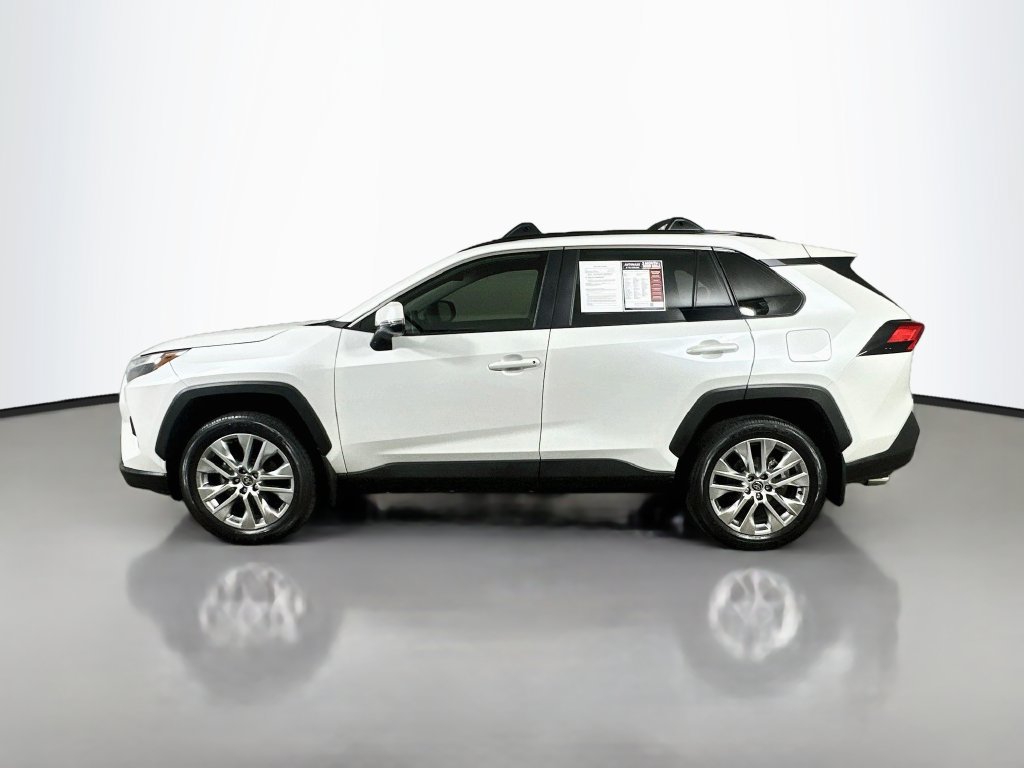 Used 2025 Toyota RAV4 XLE Premium AWD/4WD image 5