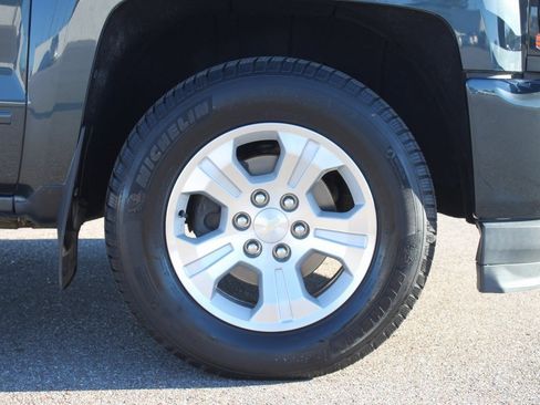 Used 2018 Chevrolet Silverado 1500 LT w/ All Star Edition image 4