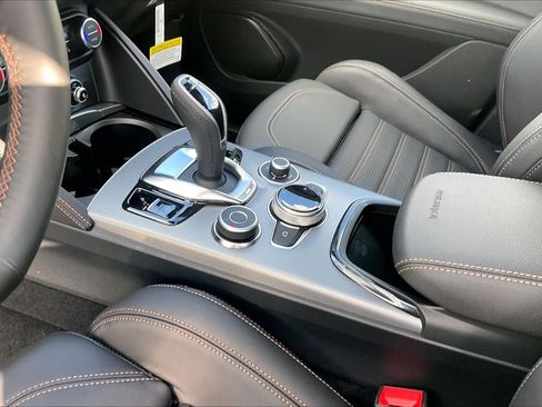 New 2025 Alfa Romeo Stelvio Sprint image 8