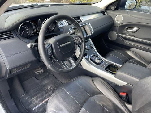 Used 2016 Land Rover Range Rover Evoque SE image 9