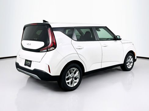 Used 2025 Kia Soul LX w/ LX Technology Package image 9