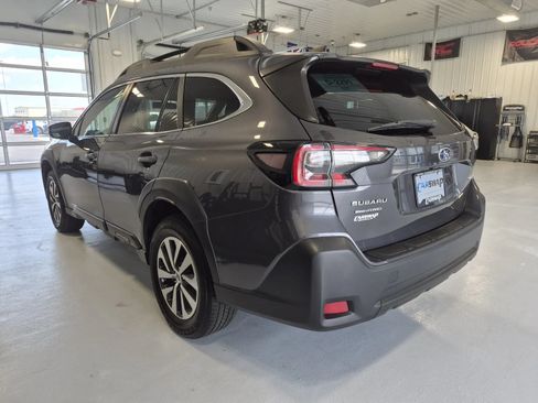 Used 2023 Subaru Outback Premium AWD/4WD image 4
