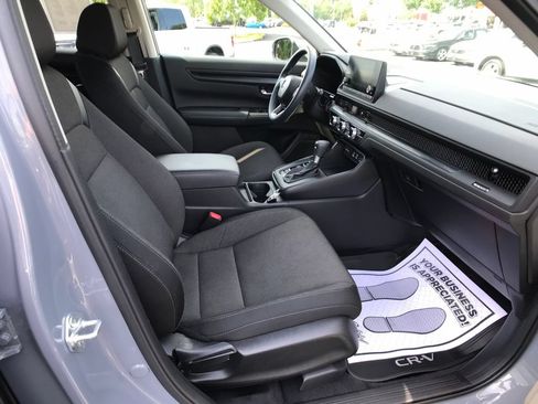 Certified 2025 Honda CR-V EX image 10