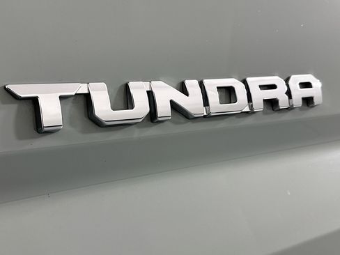 Used 2025 Toyota Tundra Limited AWD/4WD image 8