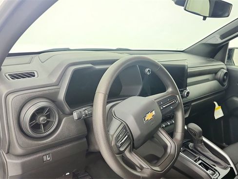 Certified 2024 Chevrolet Colorado W/T w/ WT Convenience Package II image 17