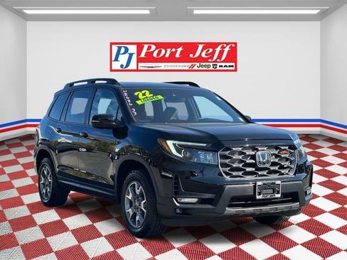 Used 2022 Honda Passport TrailSport image 2