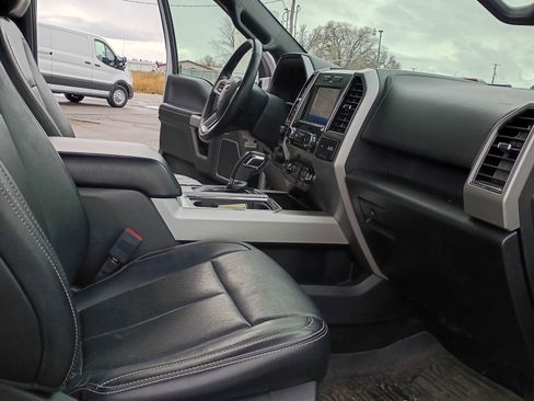 Used 2019 Ford F150 Lariat image 23