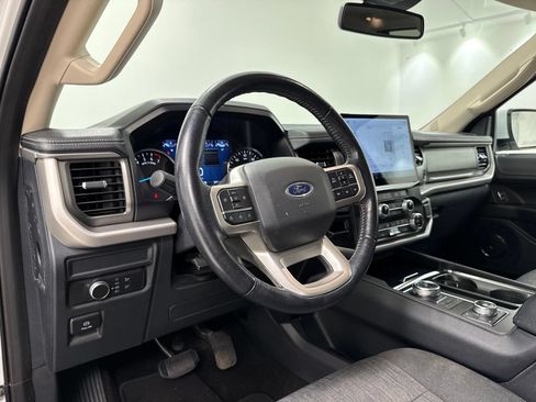 Used 2022 Ford Expedition XLT AWD/4WD image 23