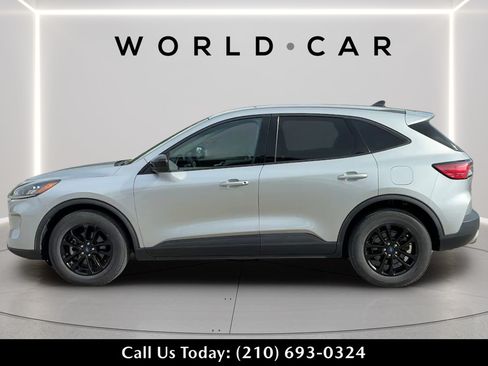 Used 2020 Ford Escape SE Sport FWD image 4