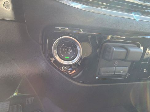 New 2026 GMC Sierra 1500 Elevation image 12