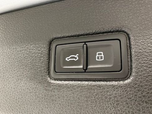 Used 2017 Audi Q7 3.0T Premium Plus w/ Premium Plus Package image 36