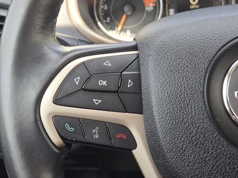 Used 2016 Jeep Cherokee Latitude w/ Comfort/Convenience Group AWD/4WD image 30