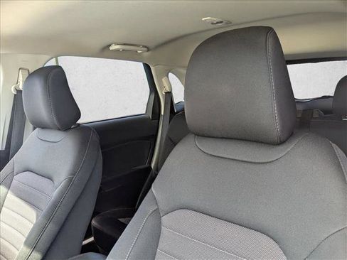 Used 2022 Ford Edge SE w/ Black Appearance Package image 16